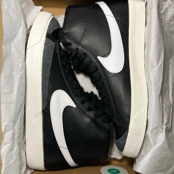 Nike Blazer Mid '77 Vintage Sneakers - Picture 2 of 5